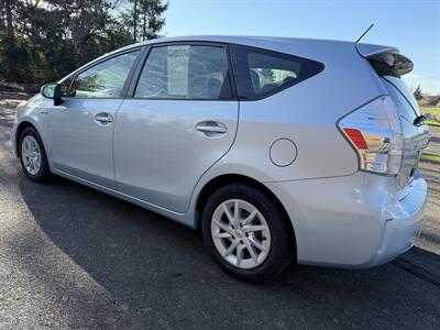 2014 Toyota Prius v Two - Photo 5 - Salem, OR 97317