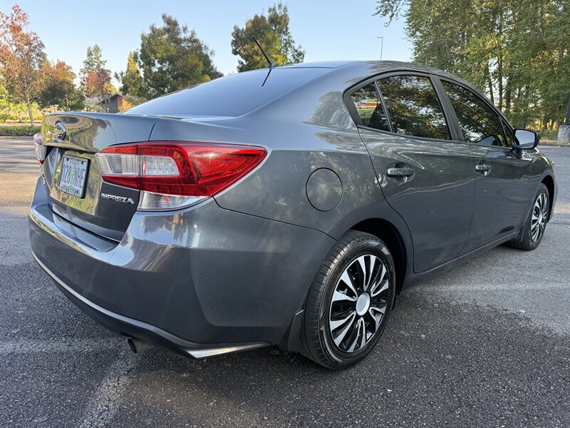 2018 Subaru Impreza 2.0i photo 7