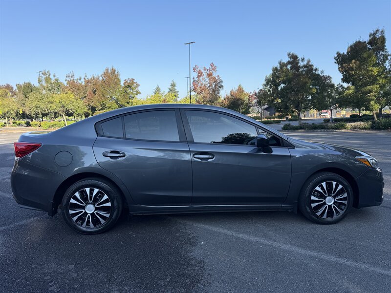 2018 Subaru Impreza 2.0i photo 8