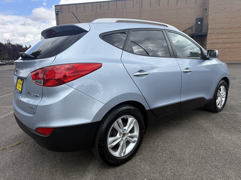 2011 Hyundai Tucson GLS - Photo 7 - Salem, OR 97317