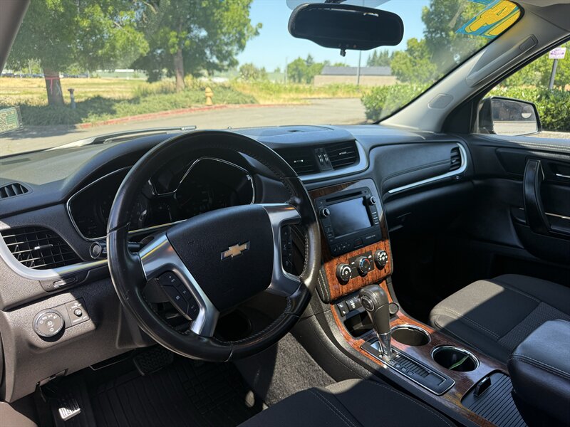2014 Chevrolet Traverse LT - Photo 9 - Salem, OR 97317