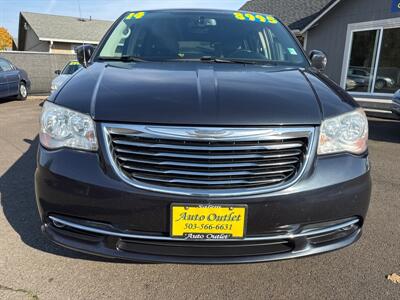 2014 Chrysler Town & Country Touring   - Photo 1 - Salem, OR 97317