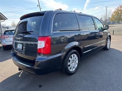 2014 Chrysler Town & Country Touring   - Photo 6 - Salem, OR 97317