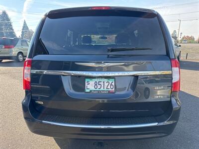 2014 Chrysler Town & Country Touring   - Photo 5 - Salem, OR 97317