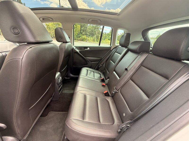 2015 Volkswagen Tiguan SE 4Motion - Photo 13 - Salem, OR 97317