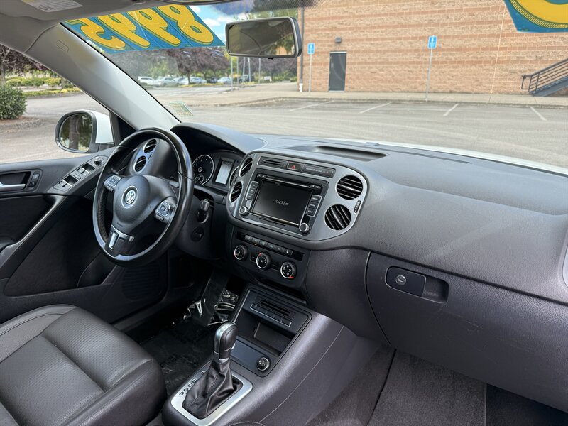 2015 Volkswagen Tiguan SE 4Motion - Photo 11 - Salem, OR 97317