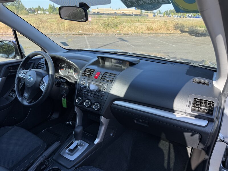 2015 Subaru Forester 2.5i Premium photo 17