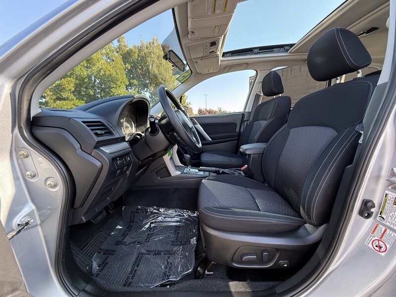 2015 Subaru Forester 2.5i Premium photo 9