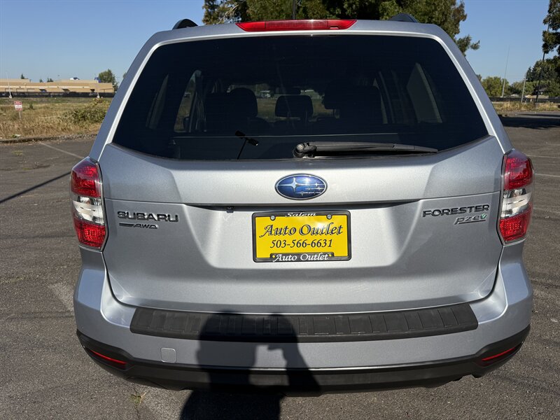 2015 Subaru Forester 2.5i Premium photo 6