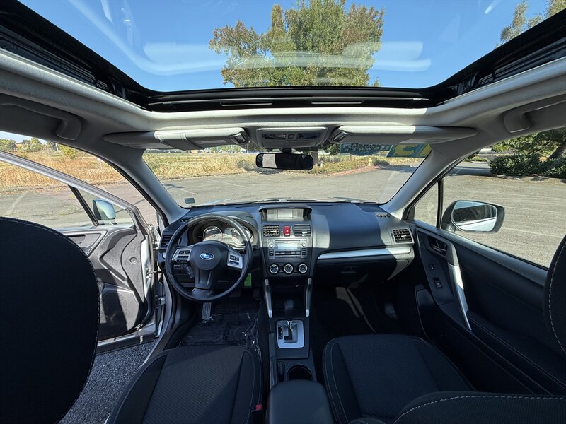 2015 Subaru Forester 2.5i Premium photo 11