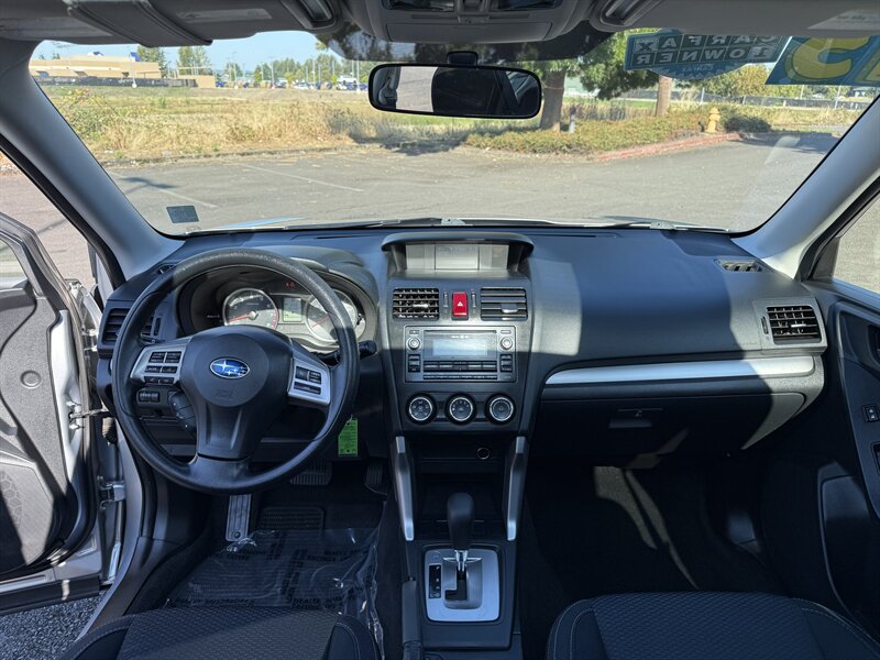 2015 Subaru Forester 2.5i Premium photo 12