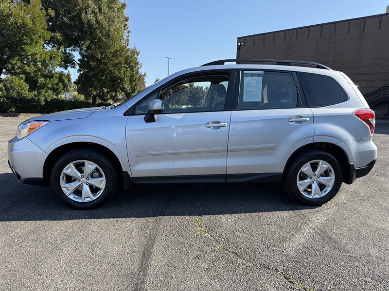 2015 Subaru Forester 2.5i Premium photo 4