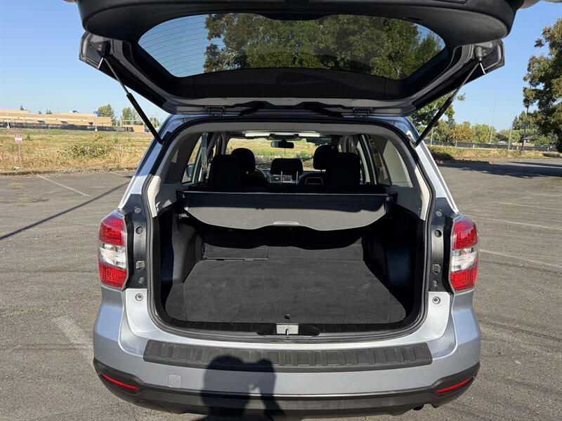 2015 Subaru Forester 2.5i Premium photo 14