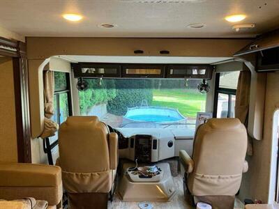 2017 Thor Hurricane 35m Class A   - Photo 15 - Salem, OR 97317