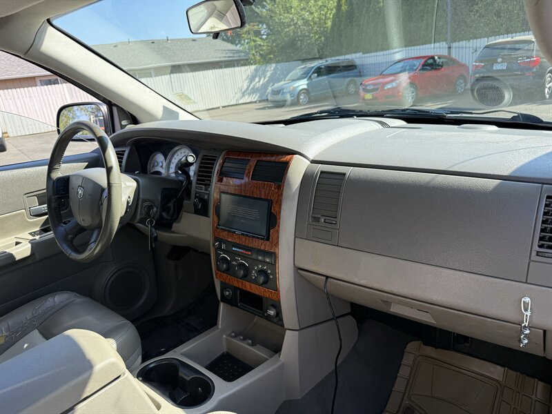 2007 Dodge Durango SLT - Photo 11 - Salem, OR 97317