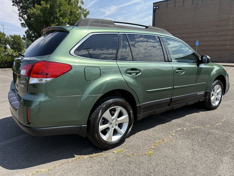 2013 Subaru Outback 2.5i Limited - Photo 7 - Salem, OR 97317