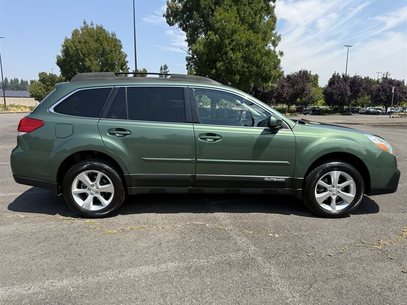 2013 Subaru Outback 2.5i Limited - Photo 8 - Salem, OR 97317
