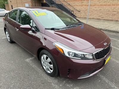 2017 Kia Forte LX   - Photo 8 - Salem, OR 97317