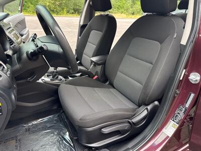 2017 Kia Forte LX   - Photo 32 - Salem, OR 97317