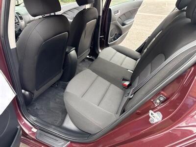 2017 Kia Forte LX   - Photo 13 - Salem, OR 97317