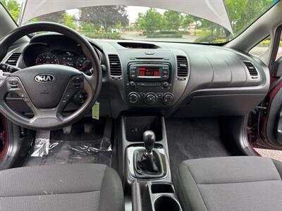 2017 Kia Forte LX   - Photo 11 - Salem, OR 97317