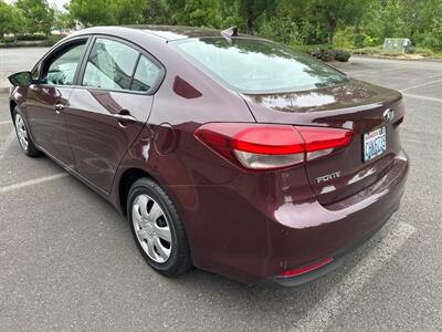 2017 Kia Forte LX   - Photo 26 - Salem, OR 97317