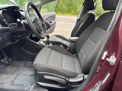 2017 Kia Forte LX   - Photo 31 - Salem, OR 97317