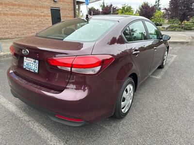 2017 Kia Forte LX   - Photo 6 - Salem, OR 97317