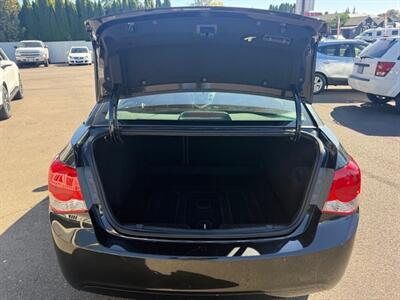 2015 Chevrolet Cruze LS   - Photo 14 - Salem, OR 97317