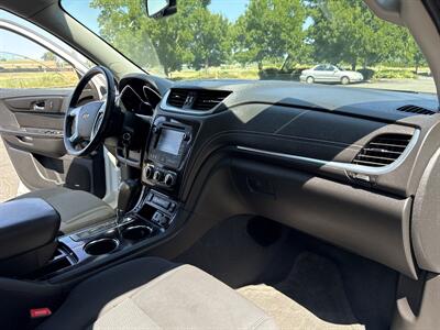 2015 Chevrolet Traverse LT   - Photo 17 - Salem, OR 97317