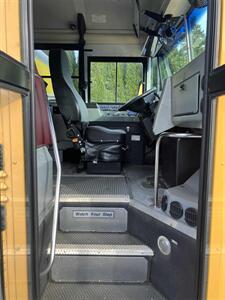 2009 BLUE BIRD Vision Bus   - Photo 4 - Salem, OR 97317