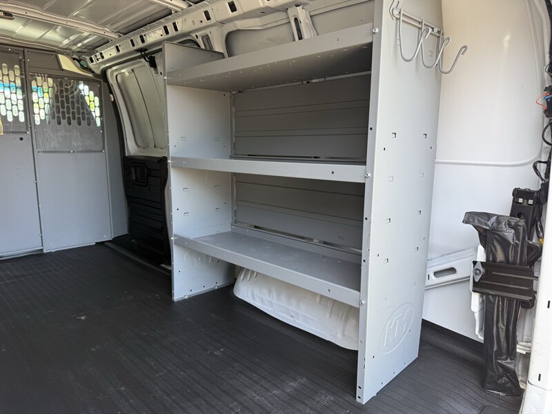 2019 Chevrolet Express 2500 - Photo 17 - Salem, OR 97317