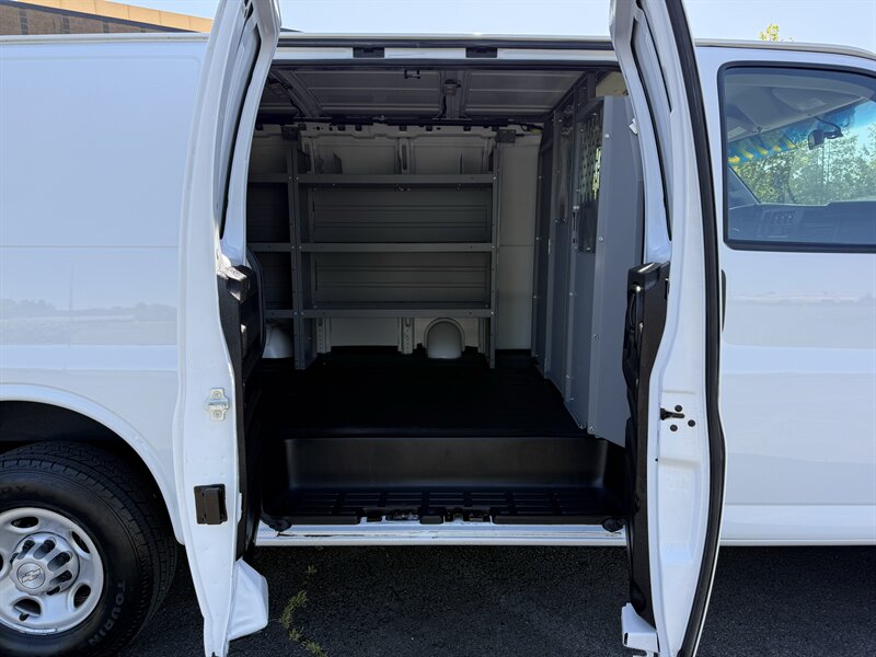2019 Chevrolet Express 2500 - Photo 14 - Salem, OR 97317