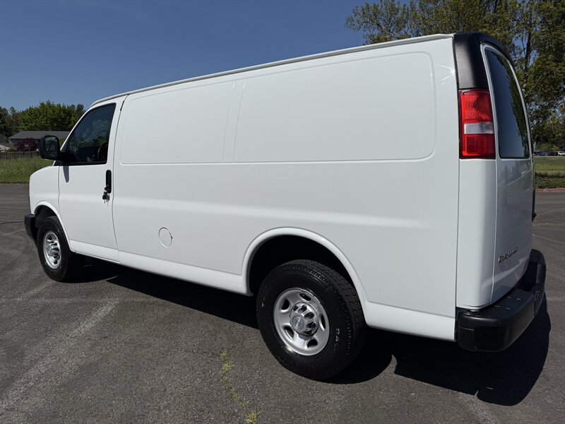 2019 Chevrolet Express 2500 - Photo 5 - Salem, OR 97317