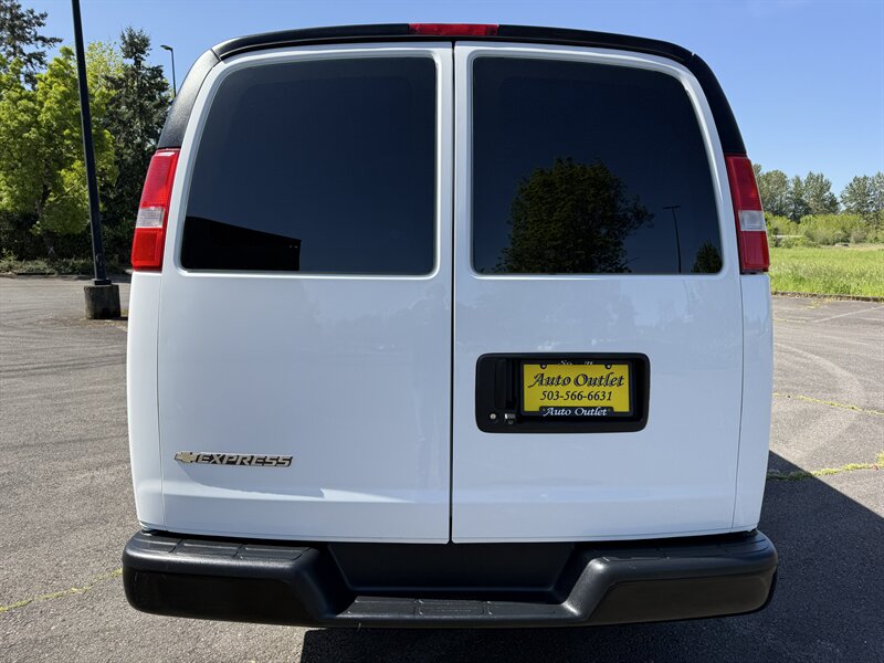 2019 Chevrolet Express 2500 - Photo 6 - Salem, OR 97317