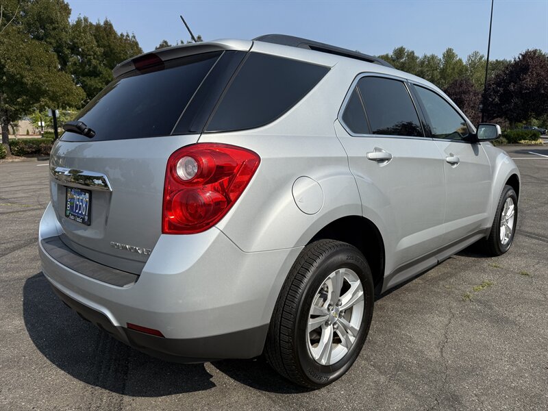 2015 Chevrolet Equinox LT photo 4