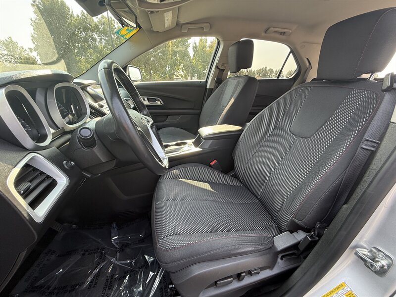 2015 Chevrolet Equinox LT photo 6