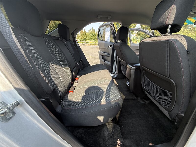 2015 Chevrolet Equinox LT photo 11