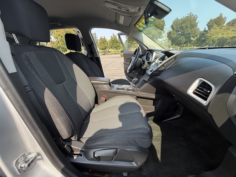 2015 Chevrolet Equinox LT photo 12