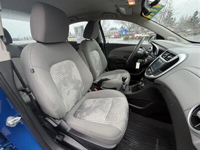 2017 Chevrolet Sonic LS Manual   - Photo 15 - Salem, OR 97317