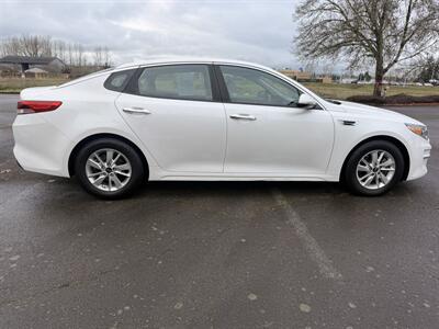 2016 Kia Optima LX   - Photo 8 - Salem, OR 97317