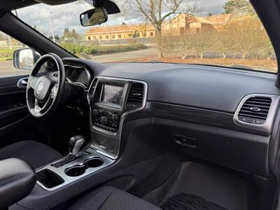 2019 Jeep Grand Cherokee Laredo   - Photo 15 - Salem, OR 97317
