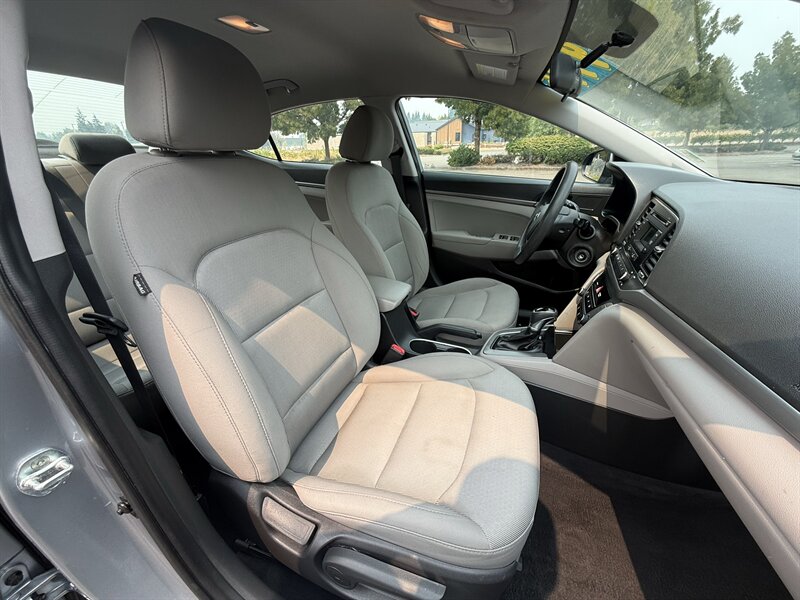 2017 Hyundai ELANTRA SE - Photo 15 - Salem, OR 97317