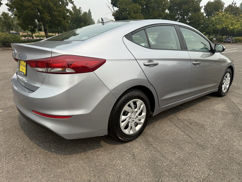 2017 Hyundai ELANTRA SE - Photo 7 - Salem, OR 97317