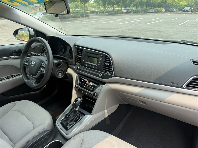 2017 Hyundai ELANTRA SE - Photo 11 - Salem, OR 97317