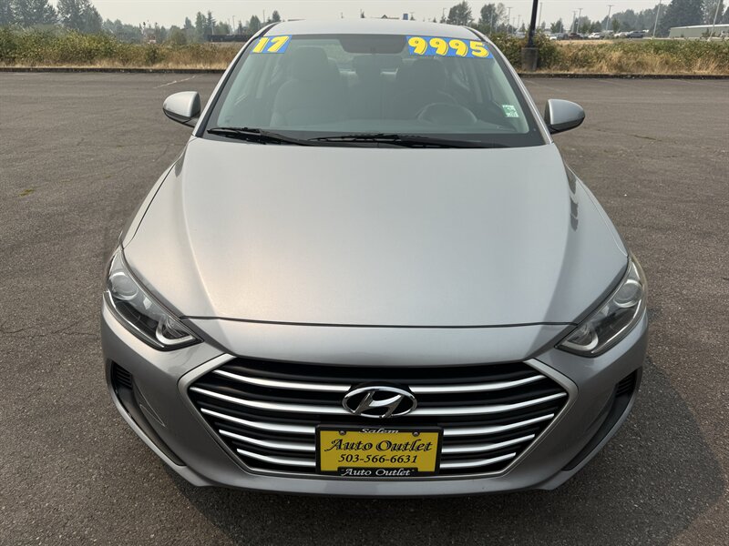 2017 Hyundai ELANTRA SE  