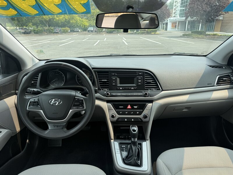 2017 Hyundai ELANTRA SE - Photo 10 - Salem, OR 97317