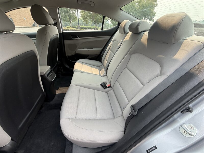 2017 Hyundai ELANTRA SE - Photo 13 - Salem, OR 97317