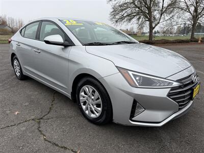 2020 Hyundai ELANTRA SE - Photo 1 - Salem, OR 97317