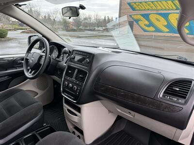 2016 Dodge Grand Caravan American Value Package   - Photo 12 - Salem, OR 97317